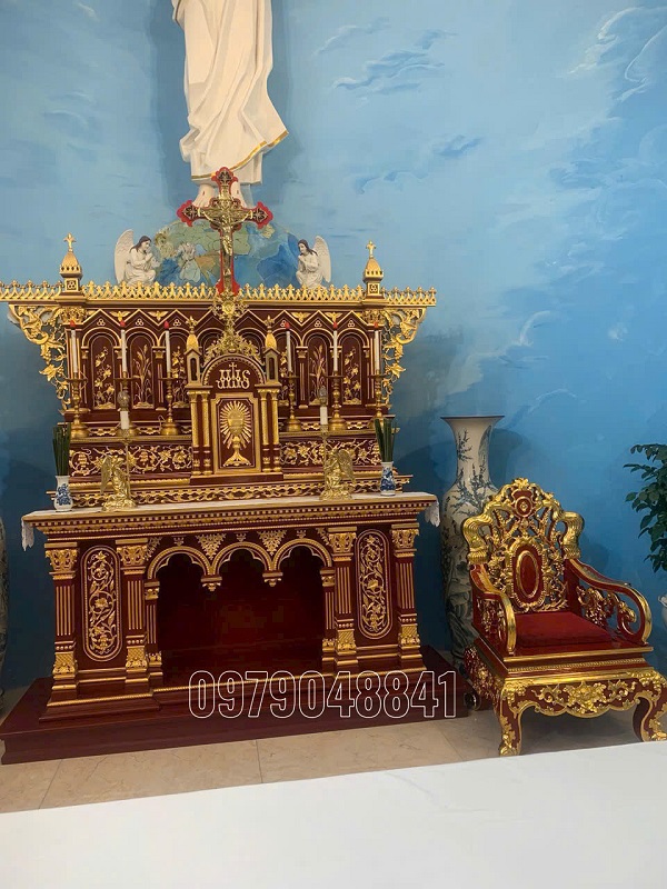 bàn thờ chúa