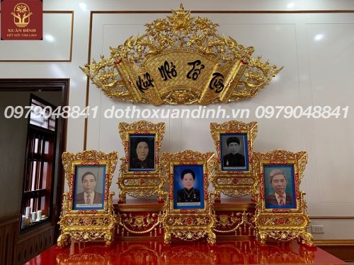 GỢI Ý CÁCH SẮP XẾP KHUNG ẢNH THỜ CHUẨN PHONG THỦY NHẤT HIỆN 