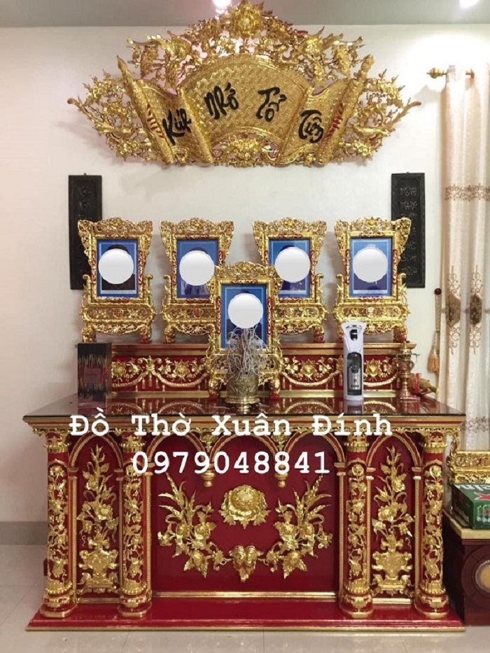 Bày trí khung ảnh trên bàn thờ gia tiên