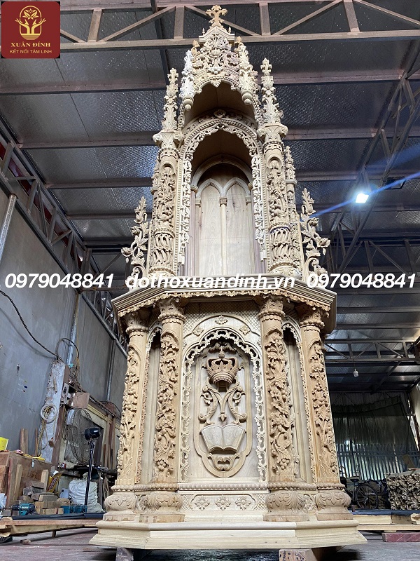tòa thờ công giáo hoàn thiện mộc