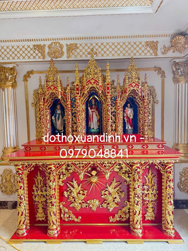 tòa sơn son thếp vàng